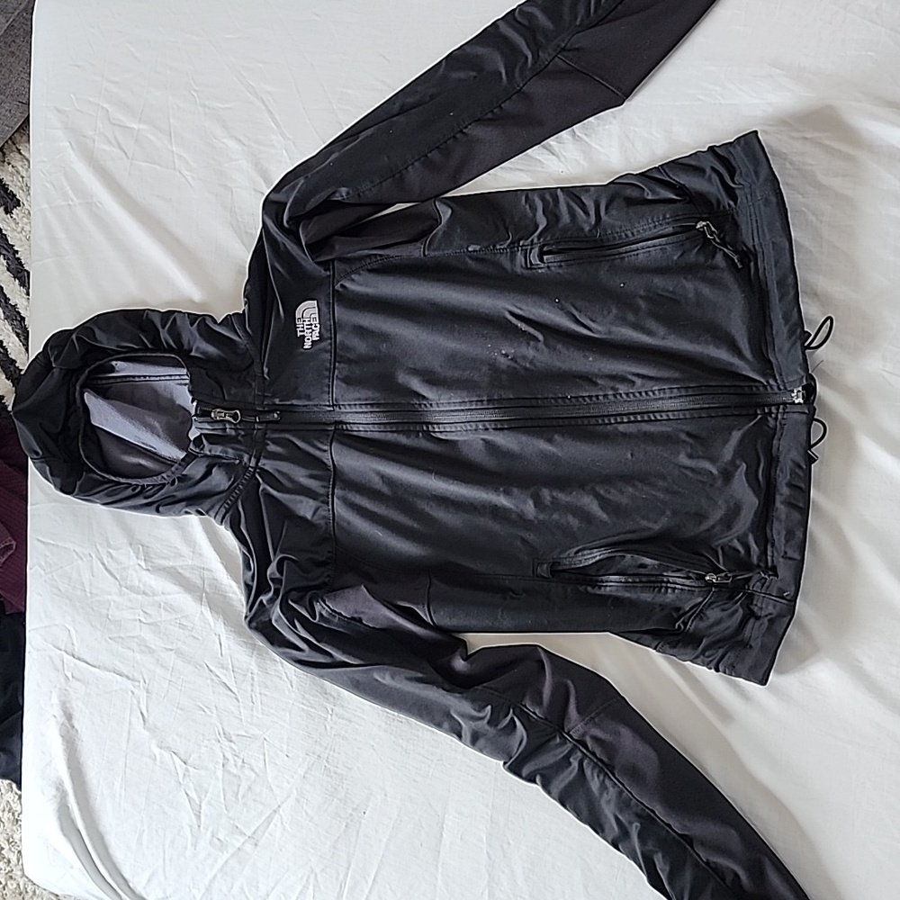 ✨️ The North Face Windbreaker ✨️